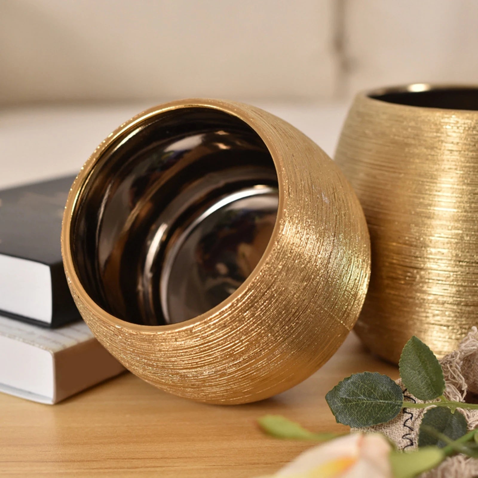 Elegant Multi-Purpose Vase for Home & Office